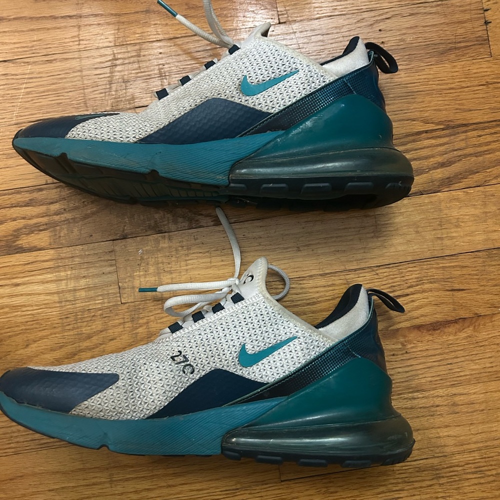 Nike Turquoise and White 270